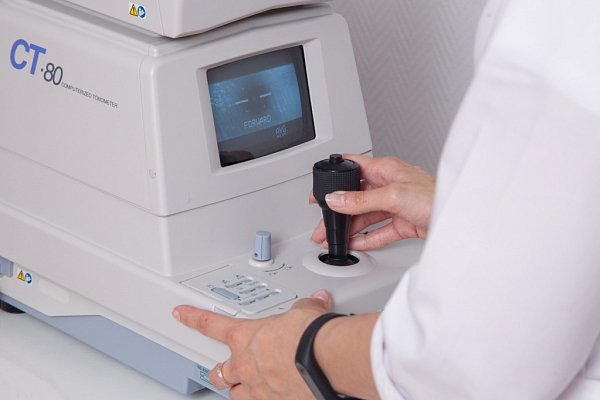 Измерение внутриглазного давления (компьютерная тонометрия)